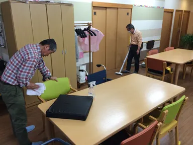 介護施設の清掃業務の様子