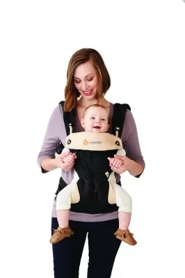 前向き抱きができるようになった進化系ベビーキャリア