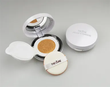 THE CURE モイストクッション ファンデーション