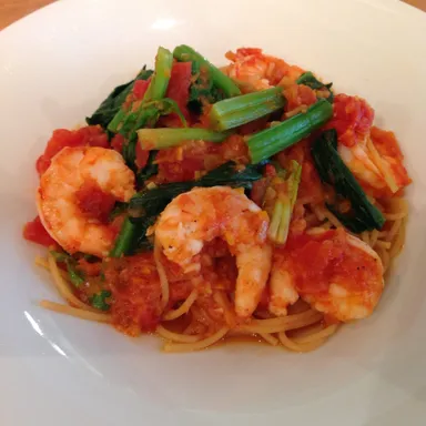 海老とほうれん草の有機全粒粉パスタ