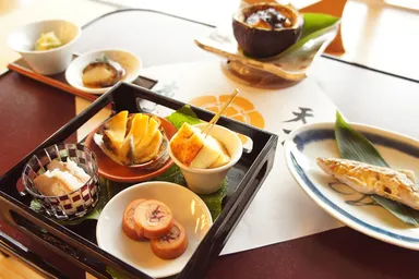 信長おもてなし御膳(二膳イメージ2)