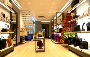 ロンドン本店1階