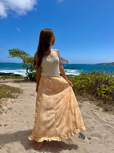 新作薄茶スカート