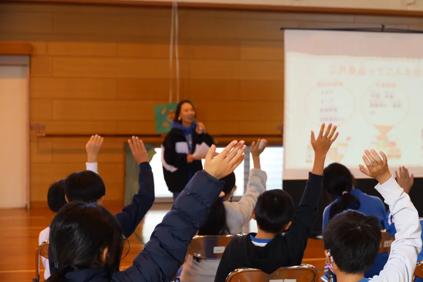 地元小学校での食育授業の様子(1)