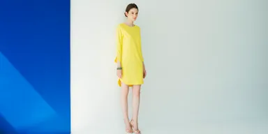 『ROUND & SLIT』クルーネックスリットワンピース