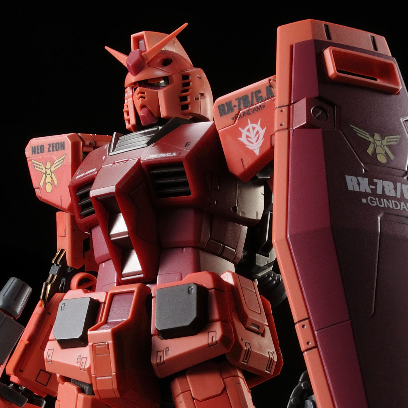 ジオン軍のエンブレムを付けたガンダムがrgシリーズから登場 キャスバル専用ガンダム 予約受付開始 株式会社バンダイ ネット戦略室のプレスリリース