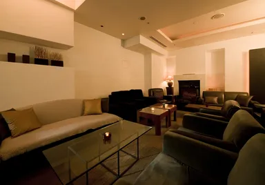 ラウンジ コンフィ 店内