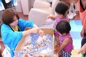 去年の夏祭りの様子2 キシリトールのチョコ釣り