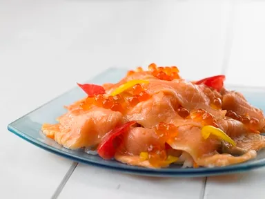 キングサーモンと彩り野菜のマリネ