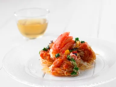 ずわい蟹の夏パスタ～トマトとおくらのカッペリーニ～