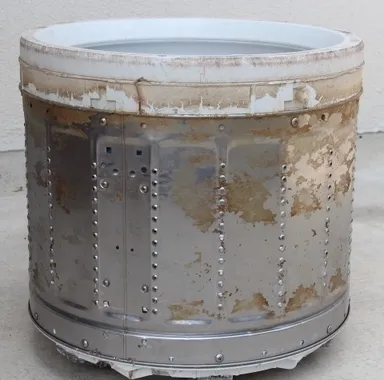 洗濯槽の裏側の汚れ