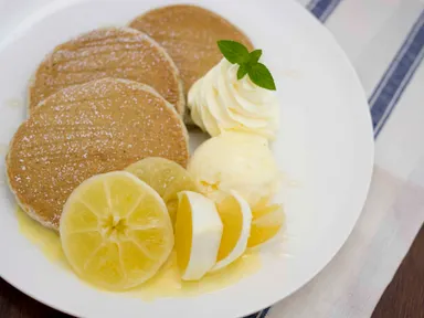 宮崎県産日向夏とマスカルポーネクリームのパンケーキ