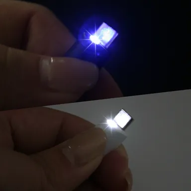 暗がりを照らすLED