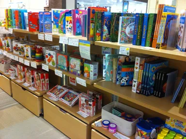 大宮ステラタウン期間限定PonoLipo Shop商品棚 