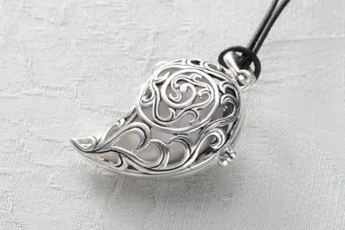 アムールエテルネルメタリック