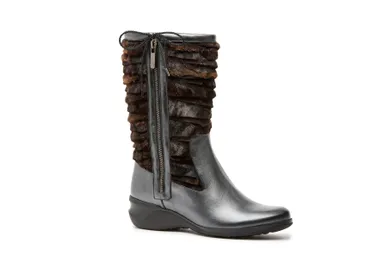 リアルファーとパーリーレザーのハーフブーツ