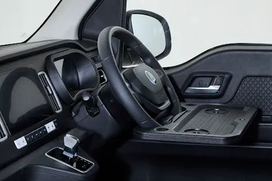 可動式テーブル完備