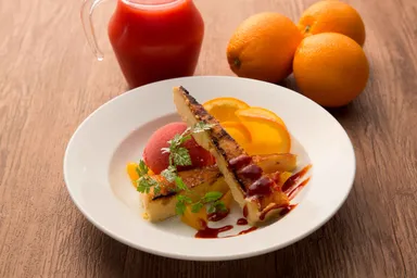 ブラッドオレンジの自家製カタラーナ　590円(税抜)