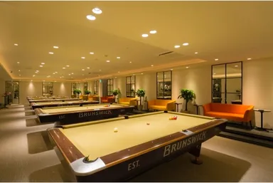 店舗内観2(ビリヤードスペース)