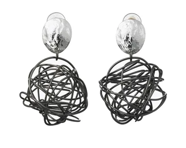 プリンセス ボールイヤリング ブラック