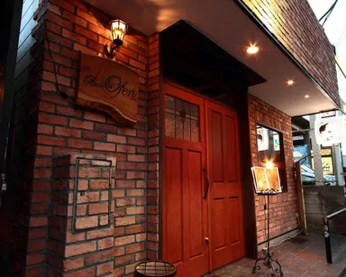 古き良き港町・横濱を再現した一軒家のBarです