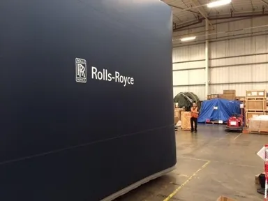 ジェットエンジン保管