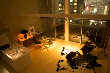 805号室リビング夜景