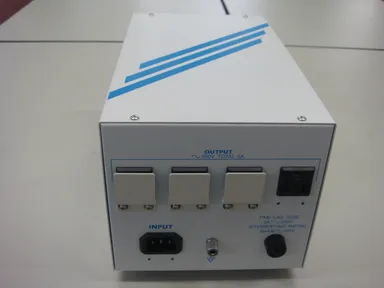 入力電圧100V、容量500VA医用変圧器(背面)