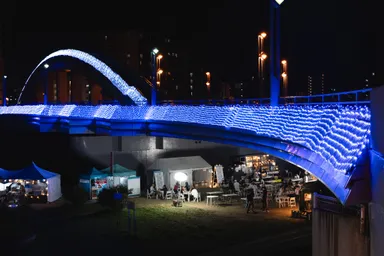 幌平橋は3万個のLEDでライトアップ