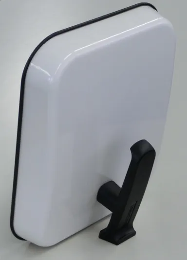 取っ手がスタンドになりコンパクト収納