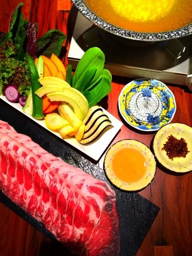 葉衣しゃぶしゃぶ(1)