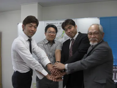 固い結束を誓う