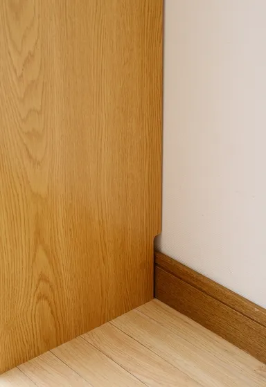 巾木(はばき)カット加工