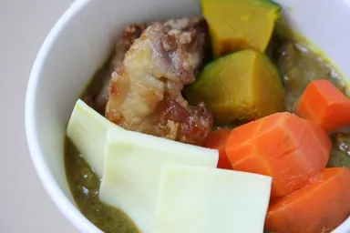 ポテサラ(挽肉のカレーソース)