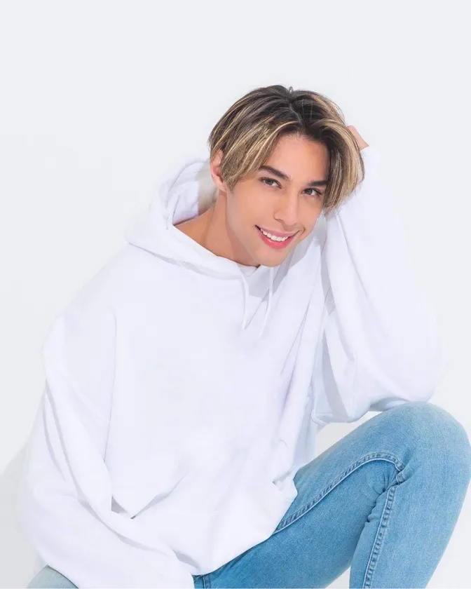 歌手・俳優・華道家 當間ローズ