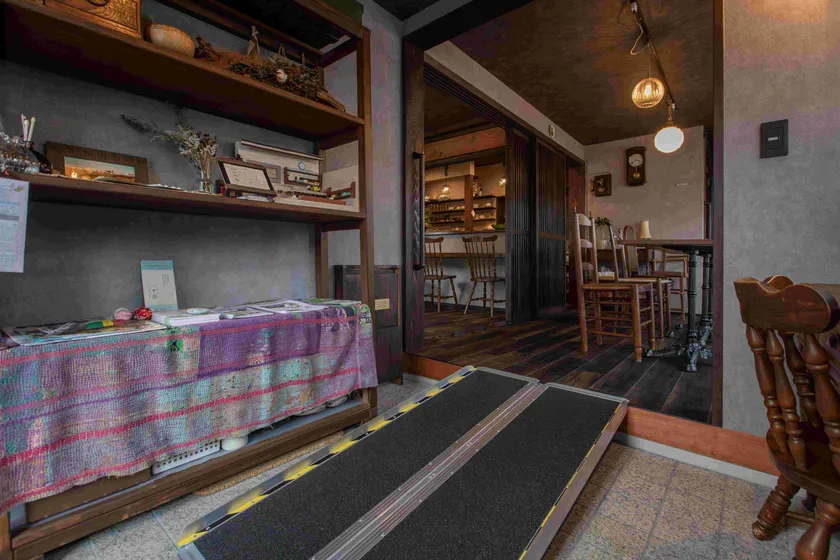 3.エントランス車椅子用スロープ