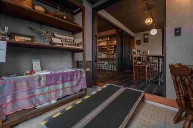 3.エントランス車椅子用スロープ