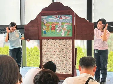 アンパンマンの楽しい紙しばいを上演！