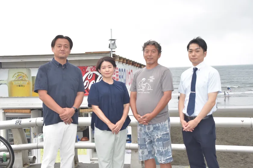 左：一般社団法人日本セキュリティ振興協会 松田 浩幸 代表理事 中(左)織田神奈川県議会議員 中(右)江の島海水浴場共同組合 栗原 義忠 理事長 右：株式会社アシストユウ 小幡 祐己 代表取締役社長