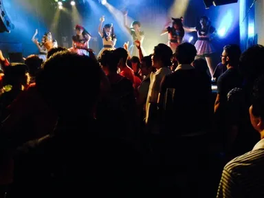 各地で観覧無料のライブを開催中 2