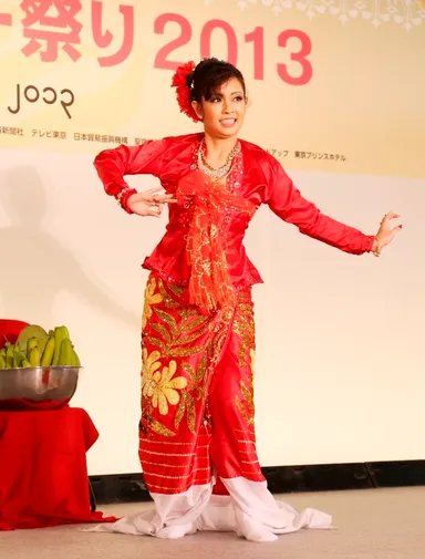 華やかな伝統舞踊