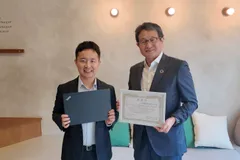 左：認定NPO法人CLACK　理事長 平井 大輝様、右：日本情報通信株式会社　代表取締役社長執行役員 桜井 伝治
