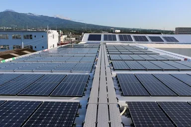 国内最大級！実際に発電している太陽光発電　比較展示場