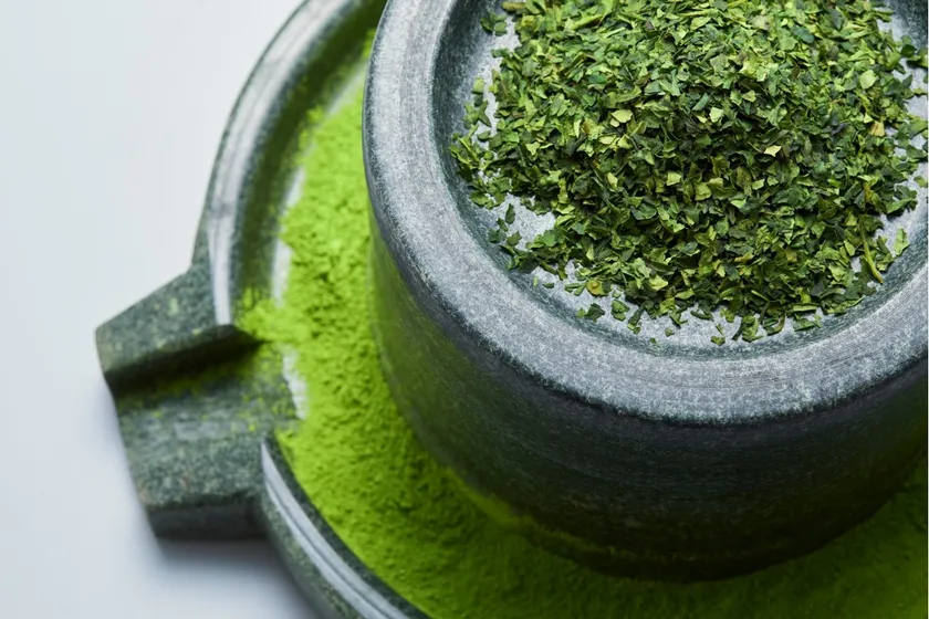 石臼挽き抹茶 / Stone-Milled Matcha