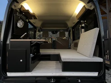 TINY内装クロ照明点灯