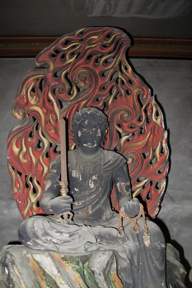 醍醐寺不動堂不動明王踏み下げ像