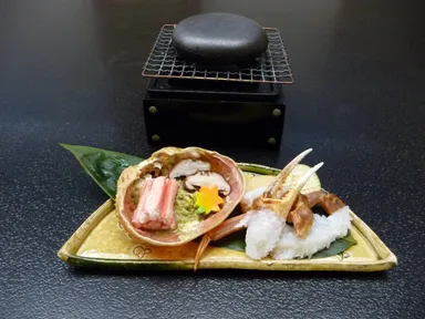 香立つ蟹石焼～いしる風味～