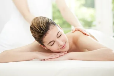 エステティック　ミス・パリ