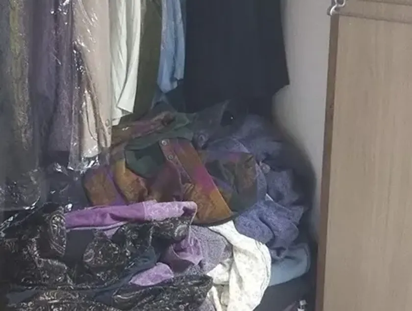 箪笥のなかの衣類