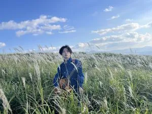 シンガーソングライター・陽向言成